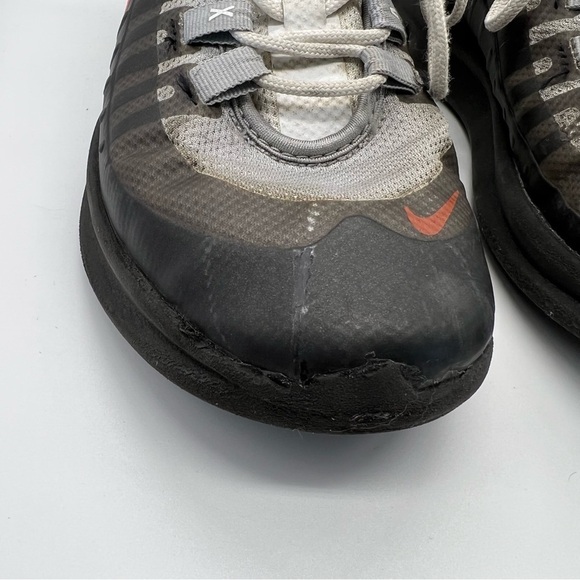 Nike Air Max Axis Wolf Grey Crimson Sneakers - Picture 9 of 11